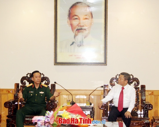 Lãnh đạo tỉnh chúc mừng Thiếu tướng Vũ Nam Phong ảnh 2