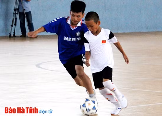 khai mac giai bong da nam nhi dong toan tinh nam 2015