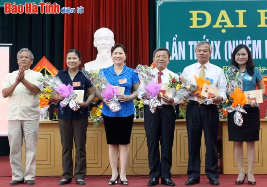 Tiếp tục xây dựng, đổi mới phương thức hoạt động Hội LH VHNT Hà Tĩnh ảnh 7