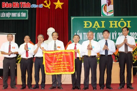 Tiếp tục xây dựng, đổi mới phương thức hoạt động Hội LH VHNT Hà Tĩnh ảnh 5 Tiếp tục xây dựng, đổi mới phương thức hoạt động Hội LH VHNT Hà Tĩnh ảnh 5