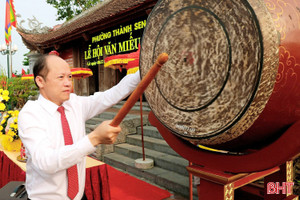 Phó Bí thư Thường trực Tỉnh ủy dự lễ tế tiên hiền tại Văn Miếu