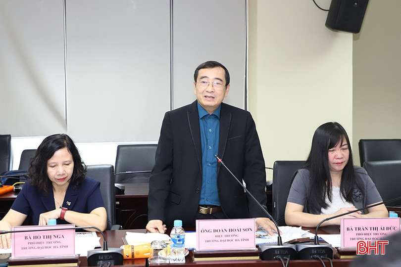 Tiến sĩ Đoàn Hoài Sơn – Hiệu trưởng Trường Đại học Hà Tĩnh thông tin về hoạt động của nhà trường. bqbht_br_1.jpg