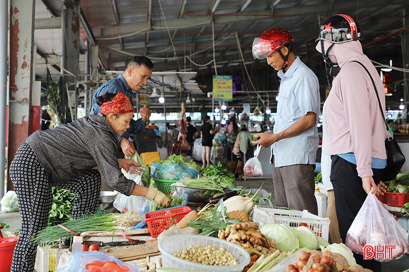 Sau bão, giá rau xanh tăng khoảng 20 - 50% bqbht_br_10.jpg