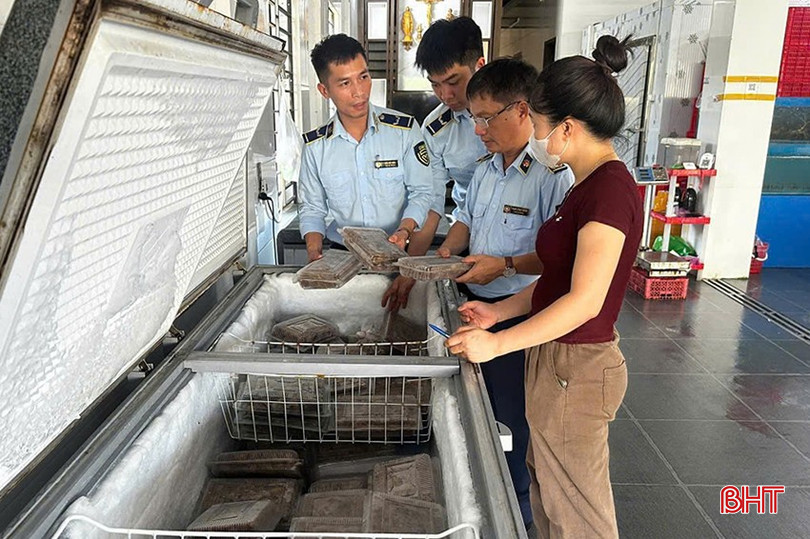 Qua rà soát trên mạng xã hội, lực lượng QLTT trực tiếp thẩm tra, kiểm tra trực tiếp các cơ sở kinh doanh. bqbht_br_1.jpg