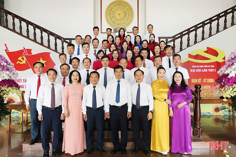 Đại biểu chụp ảnh lưu niệm sau buổi gặp mặt. bqbht_br_1.jpg
