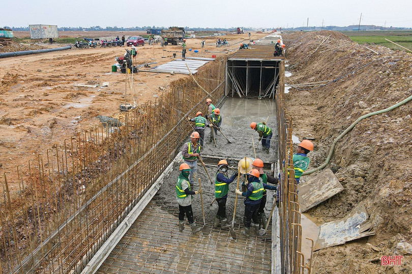 Lucrările și proiectele de construcții sunt accelerate, contribuind la creșterea sectorului construcțiilor. image.jpg