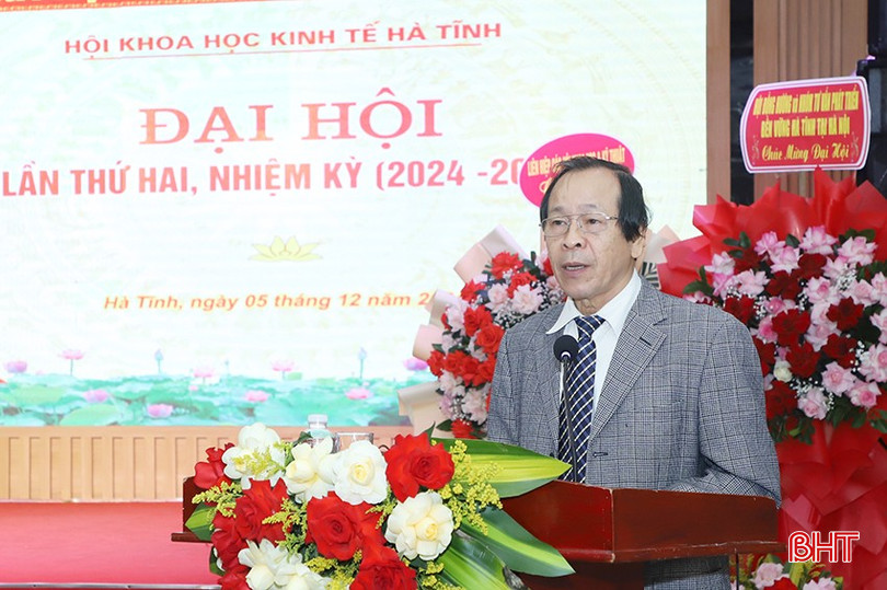 Phó Chủ tịch Hội Khoa học Kinh tế tỉnh khóa I Nguyễn Xuân Thiều báo cáo kết quả hoạt động nhiệm kỳ 2018 – 2024. bqbht_br_1.jpg