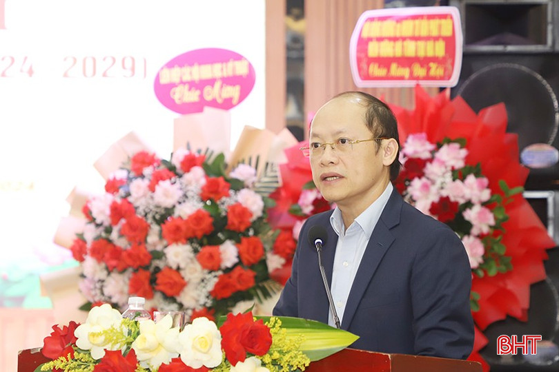 Phó Chủ tịch Thường trực UBND tỉnh Nguyễn Hồng Lĩnh phát biểu tại đại hội. bqbht_br_5.jpg