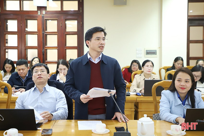 Ông Nguyễn Vũ Hải - Trưởng phòng Tổng hợp, Văn phòng UBND tỉnh nhấn mạnh các kết quả năm 2024 và góp ý về việc xây dựng các chỉ tiêu thực hiện trong năm 2025. bqbht_br_6.jpg