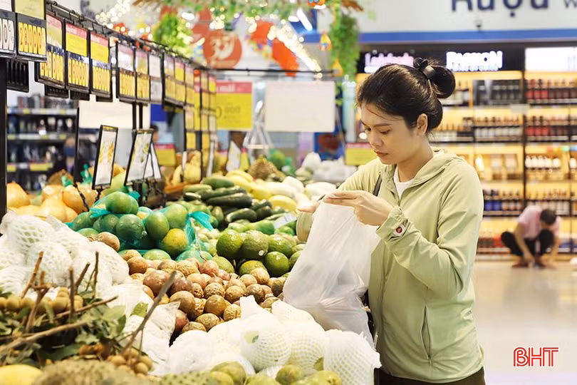 Doanh thu nhóm hàng lương thực, thực phẩm có mức tăng trưởng cao trong 2 tháng đầu năm 2025.