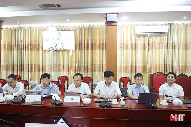 Đại biểu tham dự tại điểm cầu Hà Tĩnh. 1.jpg