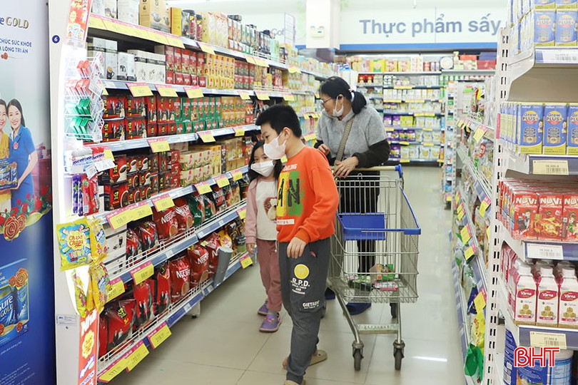 Nguồn cung hàng hóa dồi dào, đa dạng chủng loại, đáp ứng nhu cầu mua sắm của người tiêu dùng. bqbht_br_4.jpg