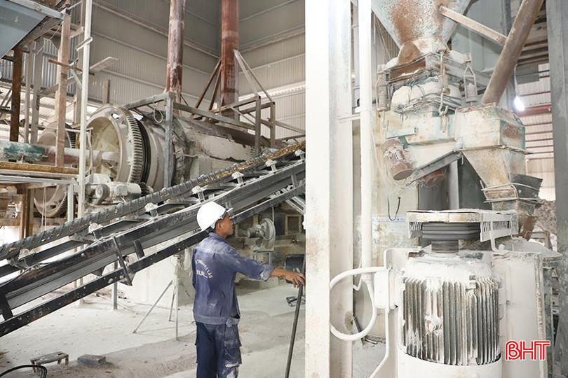 Vilaco hoạt động khai thác và chế biến khoáng sản tại bản Bừng Hủa Na, huyện Xebangphay. 1.jpg