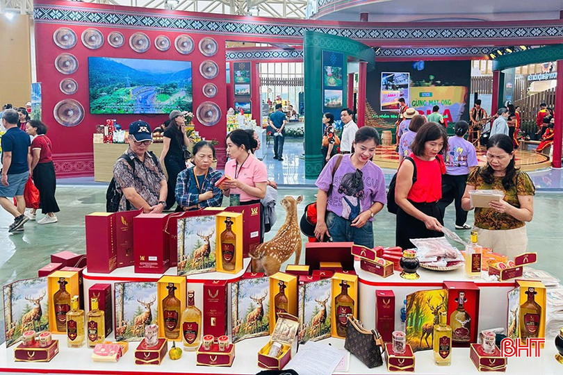 Produsele Ha Tinh sunt de încredere și acceptate de consumatorii capitalei, demonstrând că competitivitatea, reputația și calitatea lor sunt din ce în ce mai afirmate. bqbht_br_3-8217.jpg