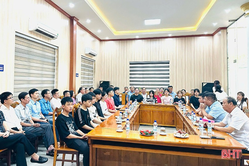 Mitraco Hà Tĩnh tổ chức gặp mặt tân sinh viên là con em của người lao động trong đơn vị. tan-sinh-vien-5-6826.jpg