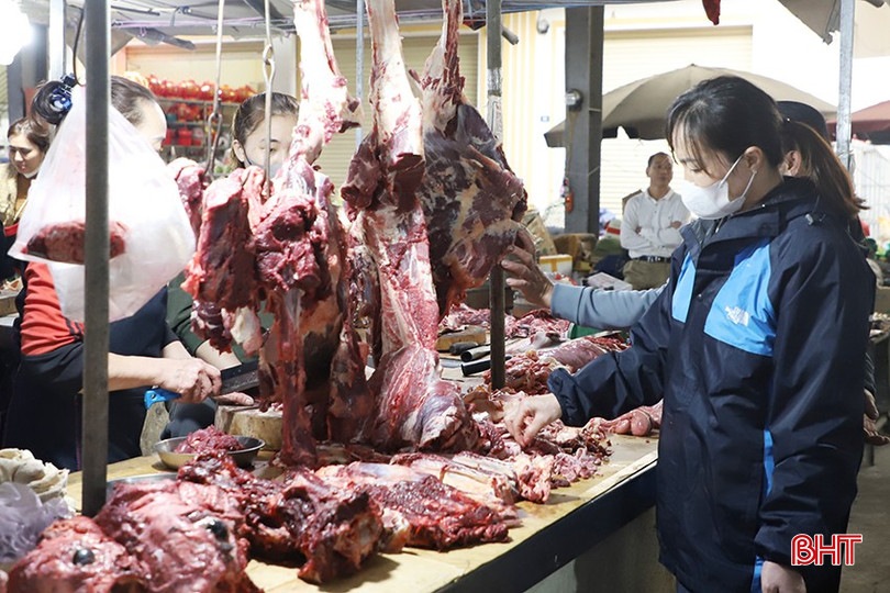 Giá thực phẩm những ngày giáp Tết tăng 10 - 20% so với ngày thường. bqbht_br_1.jpg