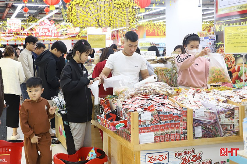 Sức mua hàng hóa tại siêu thị Winmart tăng mạnh trong tuần cuối cùng của tháng 12 âm lịch. bqbht_br_2.jpg