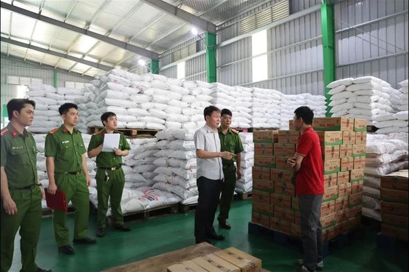 Công an tỉnh Phú Thọ vừa triệt phá xưởng sản xuất dầu ăn, mì chính, hạt nêm và bột canh giả quy mô lớn. Ảnh: Internet. phu-tho.jpg