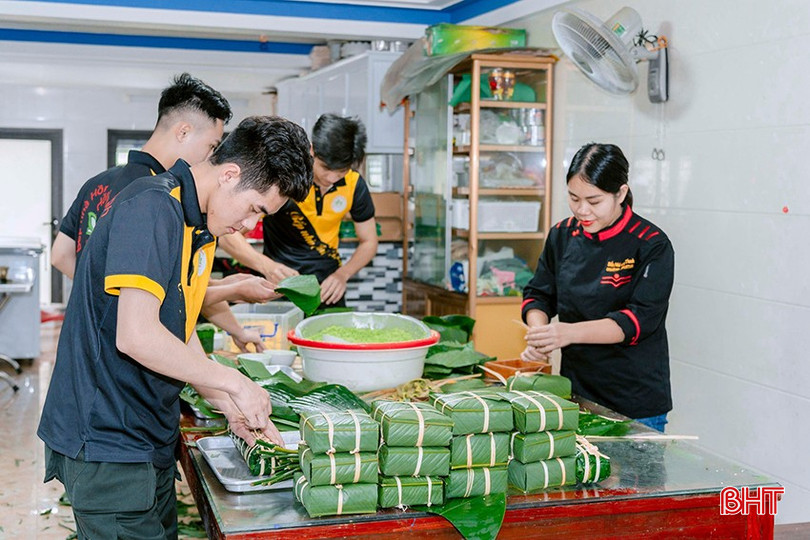 Bếp nhà Hồng Thanh là địa chỉ được nhiều gia đình lựa chọn đặt cỗ cúng các dịp lễ, tết. bqbht_br_1.jpg