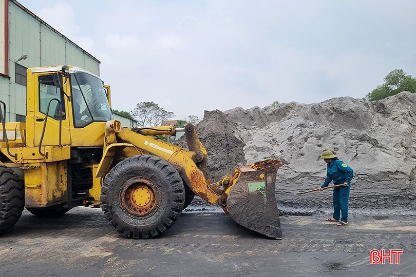 Xí nghiệp Khai thác và Chế biến khoáng sản Mitraco đang tăng tốc sản xuất kinh doanh để vượt mục tiêu phong trào thi đua quý cuối năm và đạt cao nhất kế hoạch cả năm. bqbht_br_1.jpg