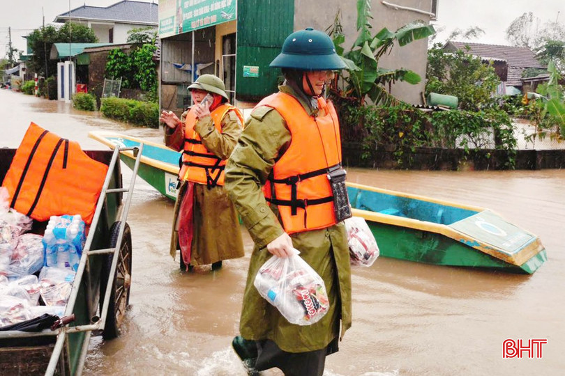 Chính quyền xã Cẩm Duệ và các lực lượng kịp thời cung ứng nhu yếu phẩm cho người dân. Chính quyền xã Cẩm Duệ và các lực lượng kịp thời cung ứng nhu yếu phẩm cho người dân.