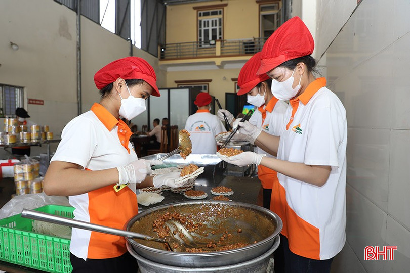 Công nghiệp nông thôn phát triển góp phần thúc đẩy chuyển dịch cơ cấu kinh tế theo hướng công nghiệp hóa. 4-7377-6761.jpg