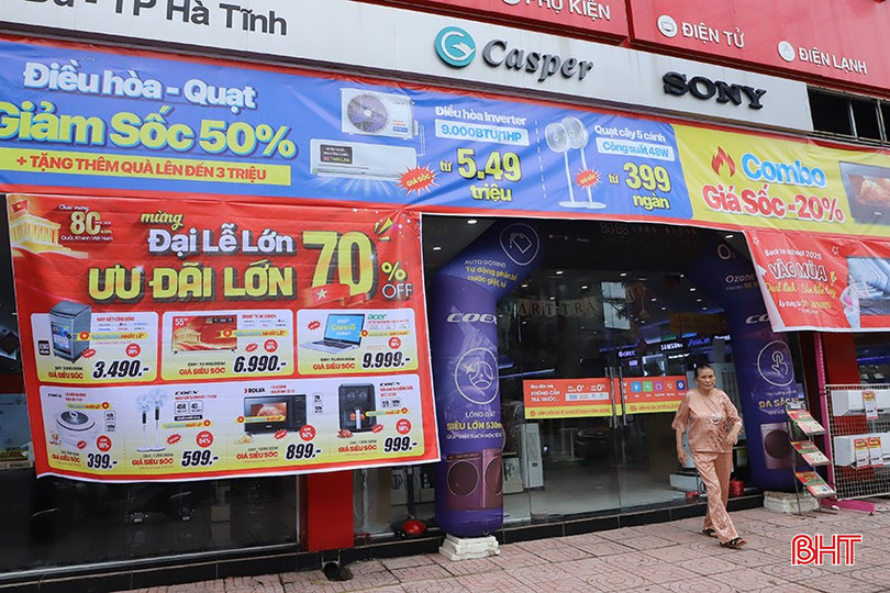 Im Mediamart Ha Tinh Electronics Center läuft vom 28. August bis 3. September das Aktionsprogramm „Feiern Sie den großen Feiertag – Tolle Angebote“ mit vielen attraktiven Anreizen zur Kaufkraftankurbelung. bqbht_br_20.jpg