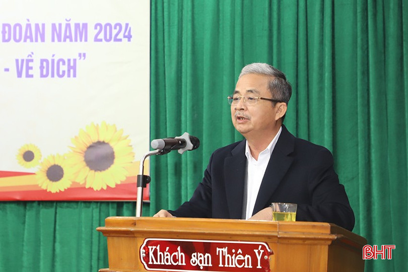 Ông Nguyễn Anh Tuấn - Giám đốc Công ty CP Cảng quốc tế Lào - Việt báo cáo kết quả hoạt động của đơn vị. bqbht_br_2.jpg