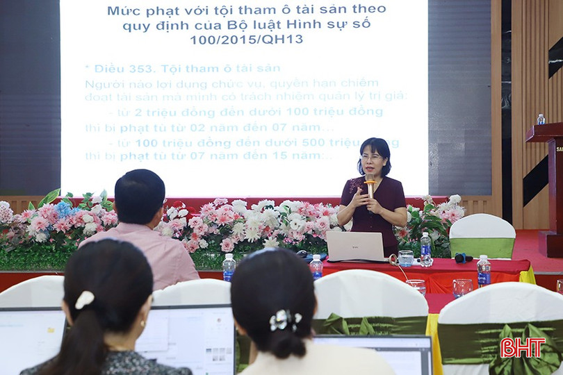 Tiến sỹ, Giảng viên cao cấp Phạm Thị Thanh Vân - Viện Kinh tế, xã hội và môi trường, Học viện Chính trị Quốc gia Hồ Chí Minh trình bày các nội dung. bqbht_br_2.jpg