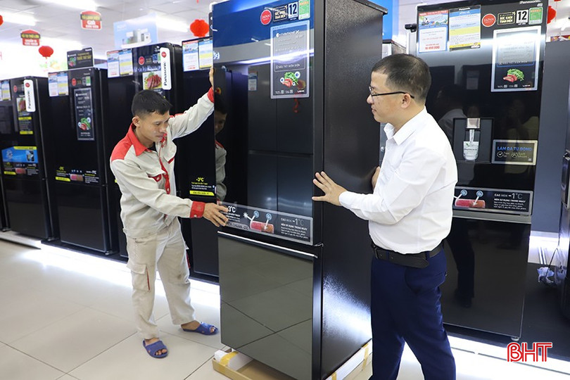 Các hệ thống các siêu thị điện máy chủ động sớm nguồn hàng, kế hoạch kinh doanh cho mùa nắng nóng năm 2025. bqbht_br_3.jpg