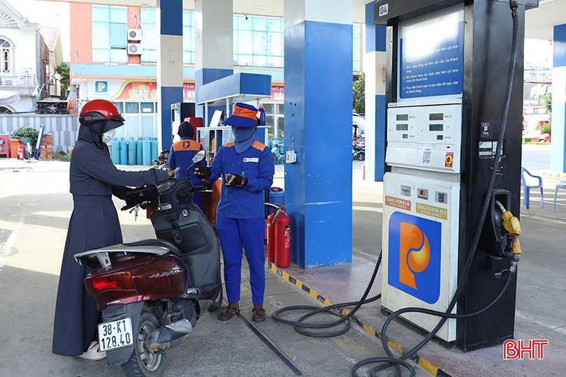 Trong 7 tháng, Công ty Xăng dầu Hà Tĩnh bán ra hơn 140.000 m 3 xăng dầu, đạt 59% kế hoạch tập đoàn giao. bqbht_br_2.jpg