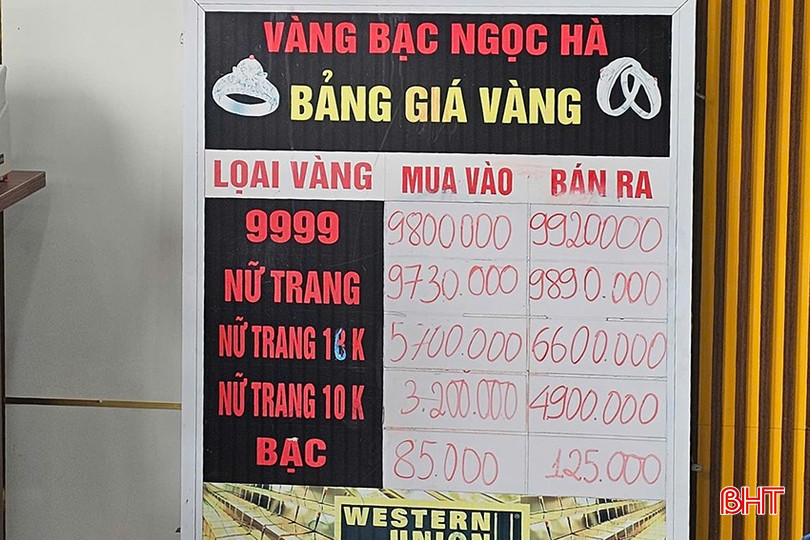 Giá vàng niêm yết sáng 3/4 tại tiệm vàng Ngọc Hà (TP Hà Tĩnh). bqbht_br_8.jpg