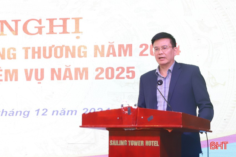 Ông Nguyễn Phùng Lưu - Trưởng phòng Kinh tế - Hạ tầng huyện Thạch Hà kiến nghị một số nội dung liên quan đến Khu công nghiệp VSIP, thu hút dự án đầu tư vào khu công nghiệp và quản lý hoạt động các cụm công nghiệp trên địa bàn. bqbht_br_4.jpg