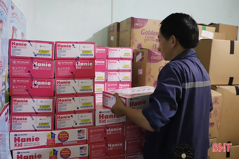 Công ty CP Thương mại Hoàng Lâm Bân tăng sản lượng hàng tết khoảng 15% so với dịp tết năm 2024. bqbht_br_8.jpg