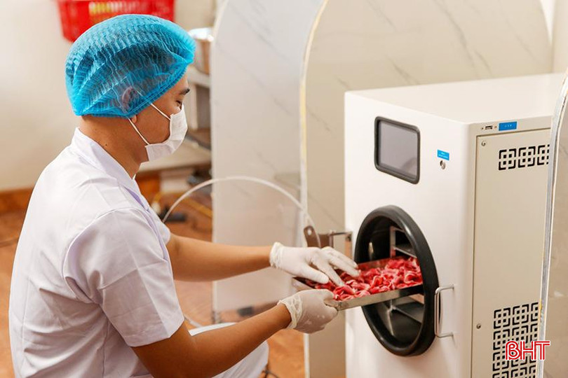 Công ty TNHH Sản xuất thương mại dịch vụ An Phong đầu tư nhiều loại máy móc để chế biến các sản phẩm từ nhung hươu. 2.jpg