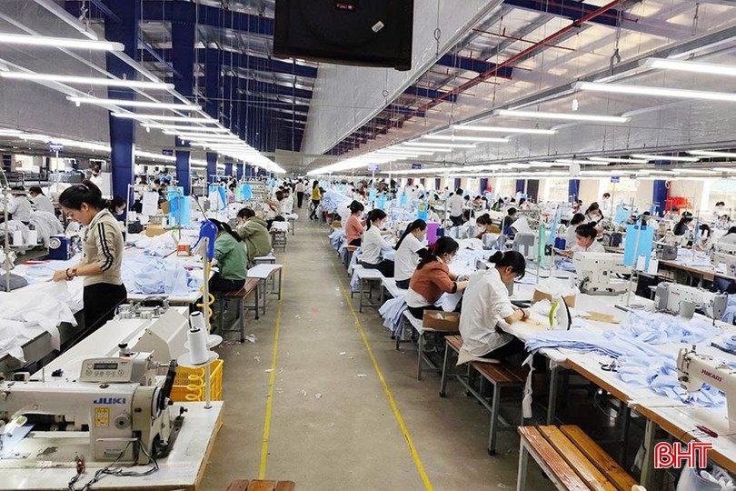 Xí nghiệp May 10 Hà Tĩnh hiện có 394 lao động làm việc. bqbht_br_1.jpg