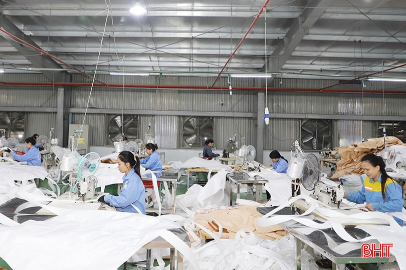Người lao động làm việc tại Công ty CP Bao bì Sông La Xanh. bqbht_br_2.jpg