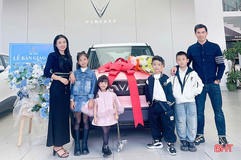 Trong 6 tháng đầu năm, đại lý VinFast Hà Tĩnh bán ra thị trường 990 xe. bqbht_br_01.jpg