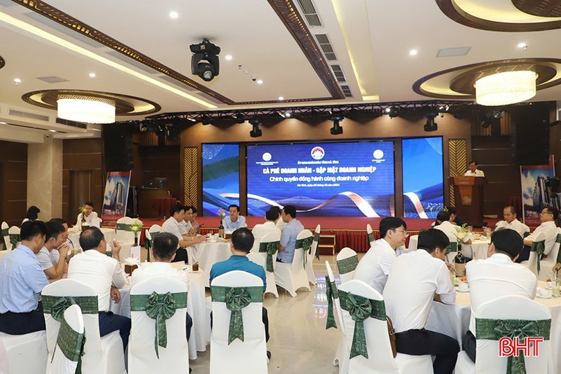 Chương trình Cà phê doanh nhân - gặp gỡ doanh nghiệp đã tạo không khí cởi mở để các doanh nghiệp chia sẻ về khó khăn trong sản xuất kinh doanh. bqbht_br_2.jpg