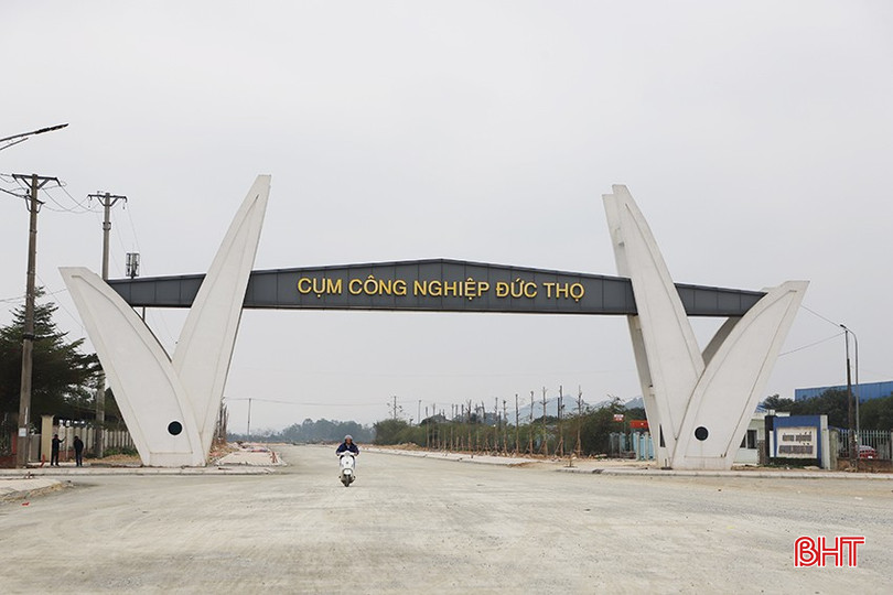 CCN Đức Thọ đang tập trung đẩy nhanh tiến độ, hoàn thiện hạ tầng kỹ thuật theo quy định. CCN Đức Thọ đang tập trung đẩy nhanh tiến độ, hoàn thiện hạ tầng kỹ thuật theo quy định.