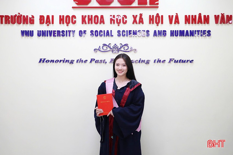 Hồng Thương vừa tốt nghiệp loại xuất sắc ngành Quản trị du lịch và lữ hành, Trường Đại học Khoa học Xã hội và Nhân văn Hà Nội. bqbht_br_3.jpg