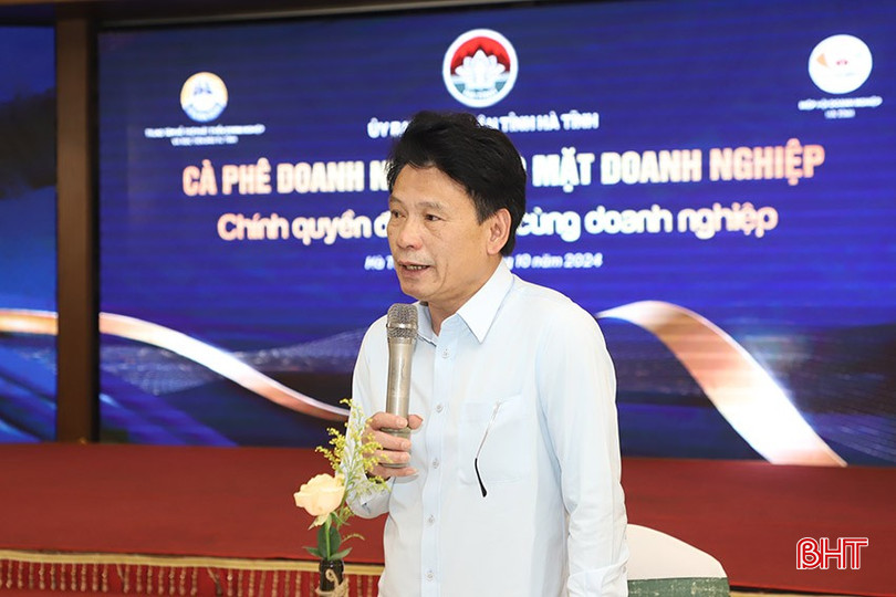 Giám đốc Sở Xây dựng Nguyễn Quốc Hà giải đáp các vấn đề về giá nhân công, vật liệu xây dựng, 3-3342-7003.jpg