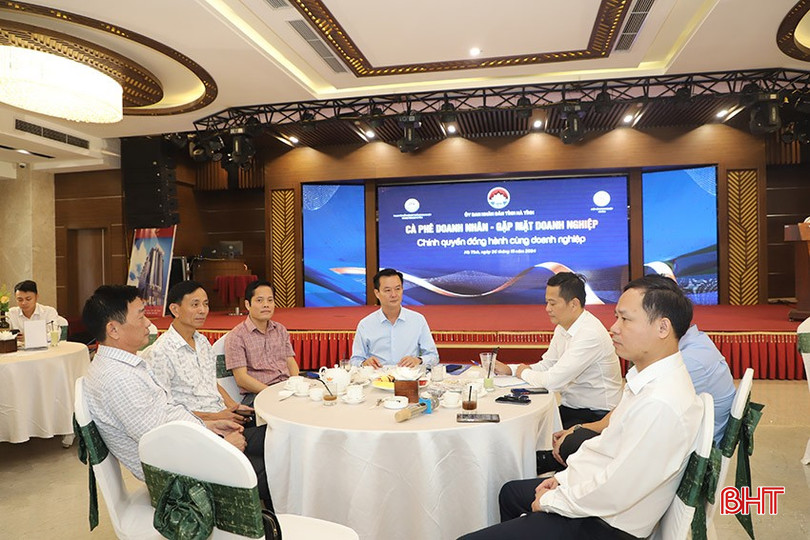 Phó Chủ tịch UBND tỉnh Trần Báu Hà chủ trì chương trình. 4-7578-3588.jpg