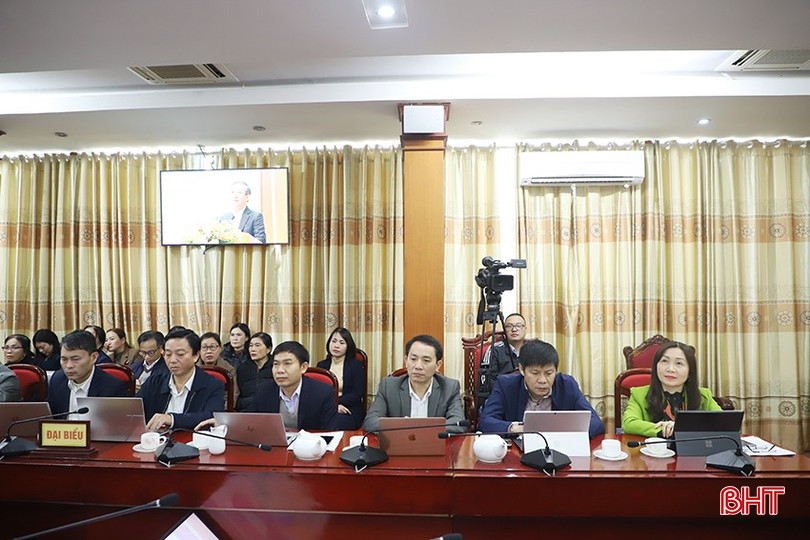 Đại biểu Hà Tĩnh theo dõi hội nghị. bqbht_br_13.jpg