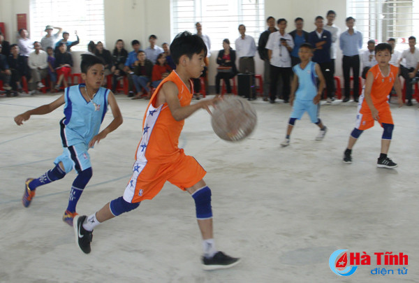 hap dan giai bong ro hoc sinh tieu hoc thach ha