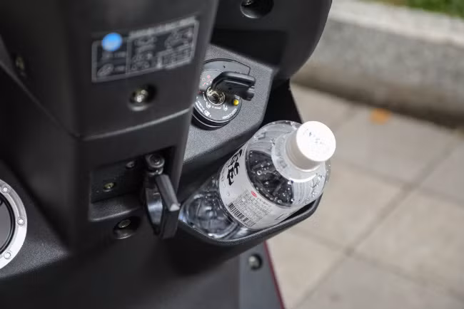 can canh doi thu honda sh mode gia chi 53 trieu dong