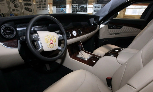 limousine cua putin hoan tat kiem tra chuan bi ra mat