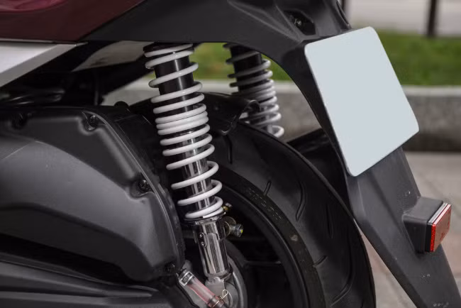 can canh doi thu honda sh mode gia chi 53 trieu dong