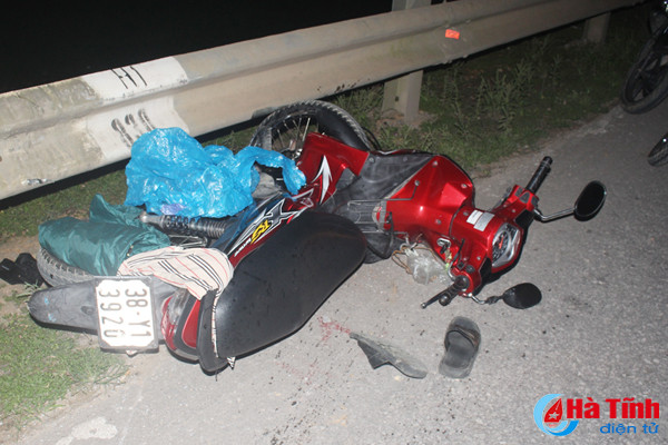 va phai xe hop nguoi dan ong di xe may nhap vien cap cuu