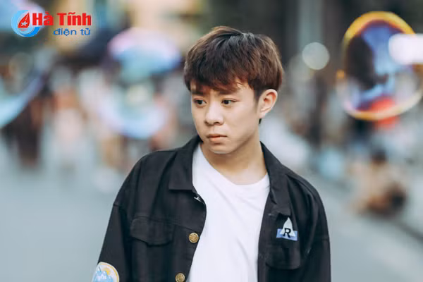 9x Hà Tĩnh nổi tiếng qua các bản cover gây sốt mạng xã hội